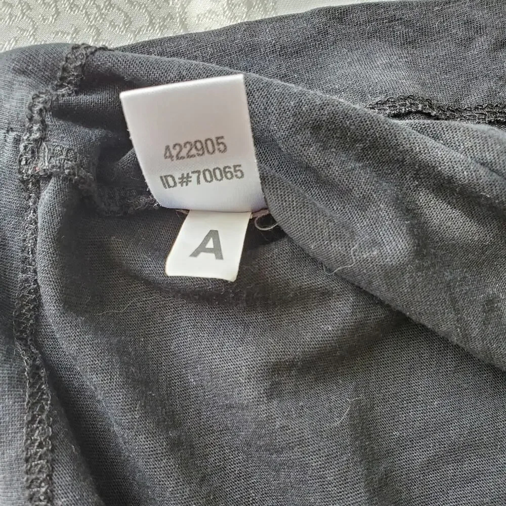 Ann Taylor Classic Black T Shirt Women's Size M Gold Trim‎ Cap Sleeve Minimalist - Picture 9 of 9